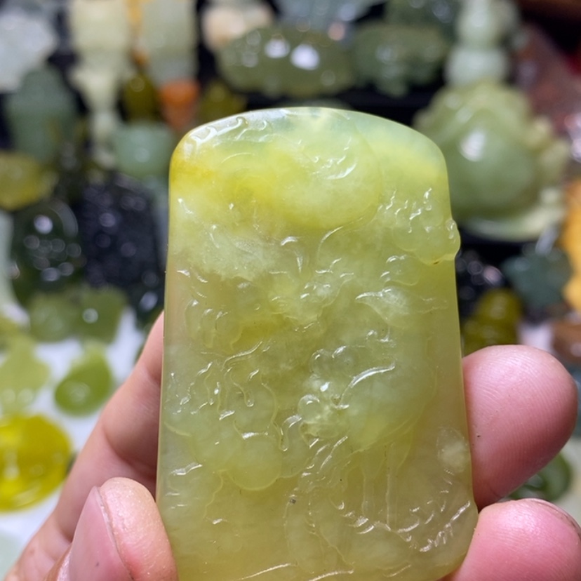 【闪购商品】蛇纹石玉未镶嵌颈饰