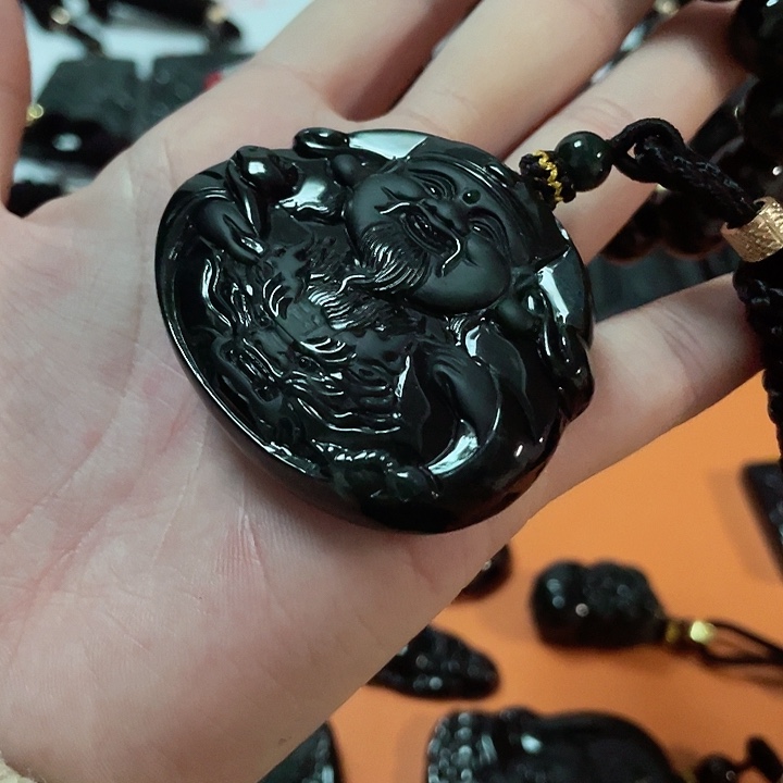 翡翠颈饰未镶嵌奥**蟀