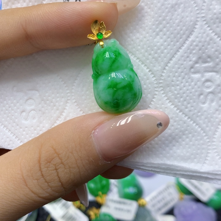 颈饰18K金镶嵌翡翠