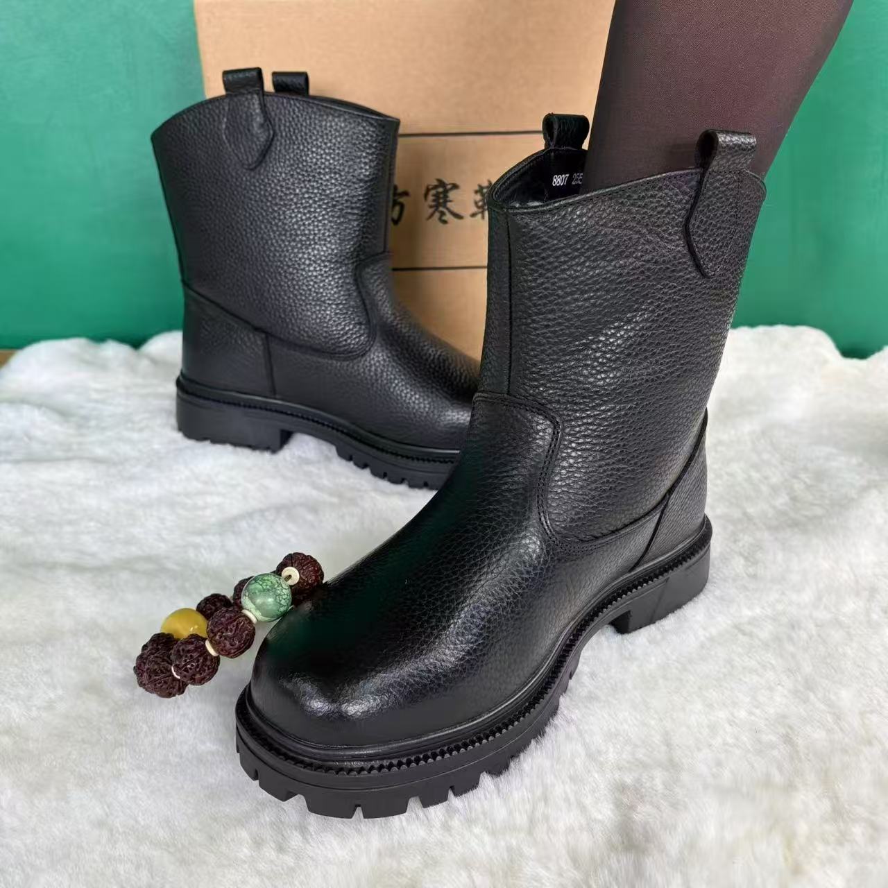 户外靴成人保暖套筒时尚雪地靴短靴休闲皮靴黑色8807