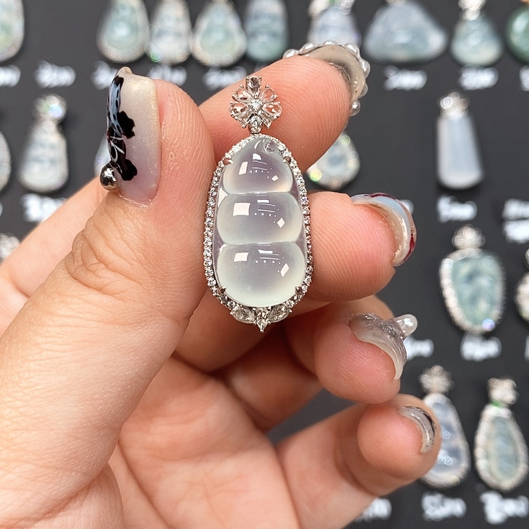 橙***子翡翠18K金镶嵌颈饰