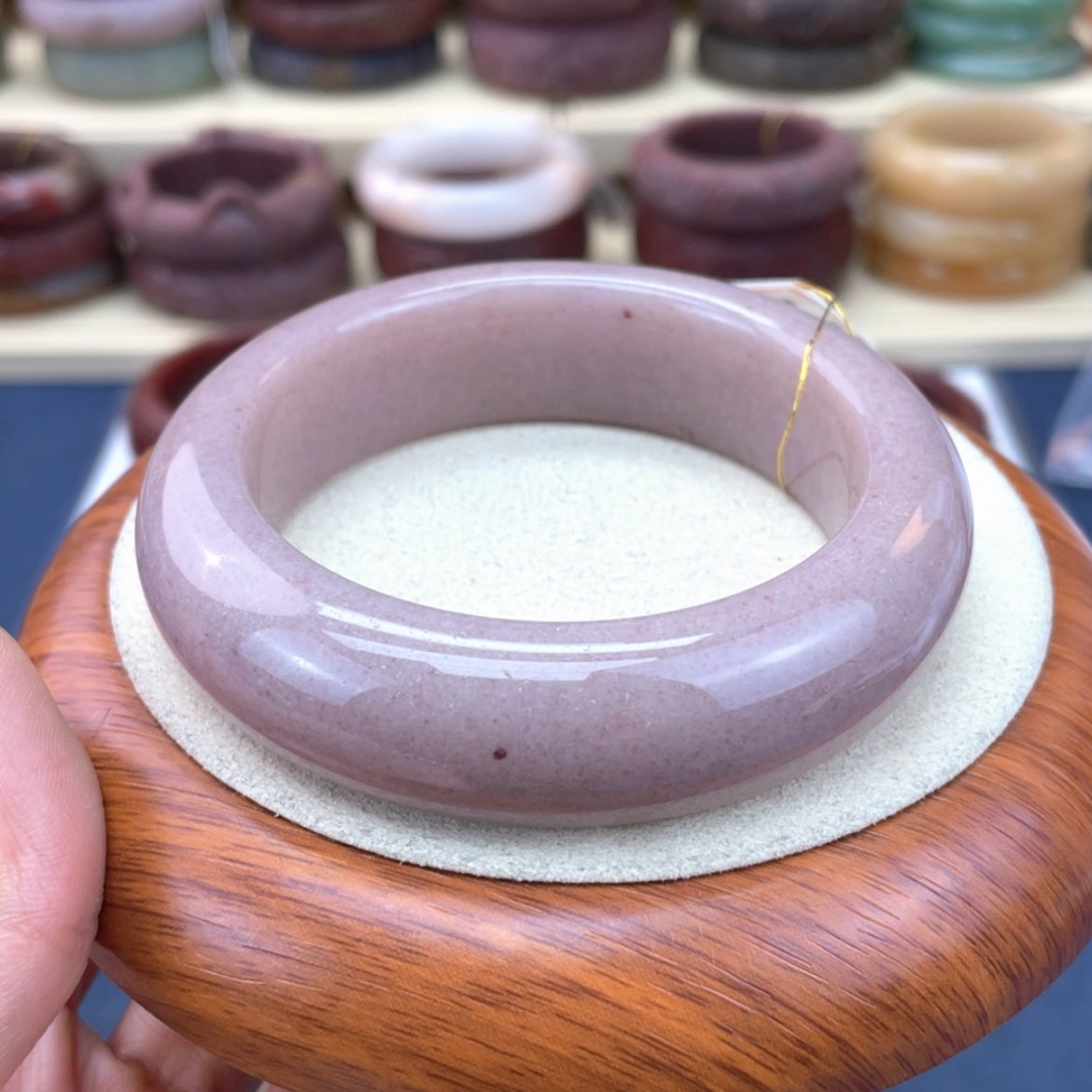 【闪购商品】石英质玉手镯未镶嵌