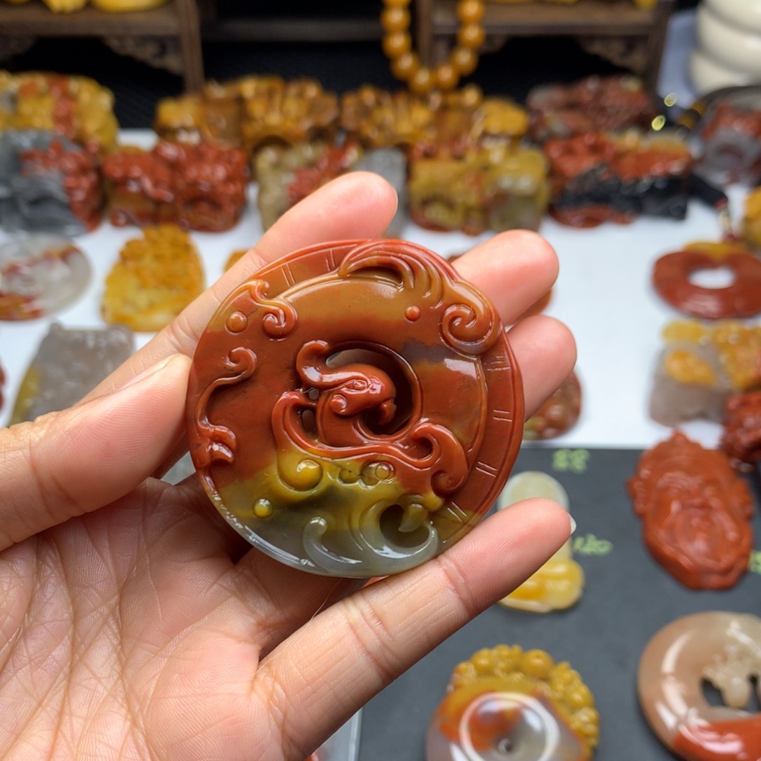 石英质玉（黄龙玉）挂件未镶嵌