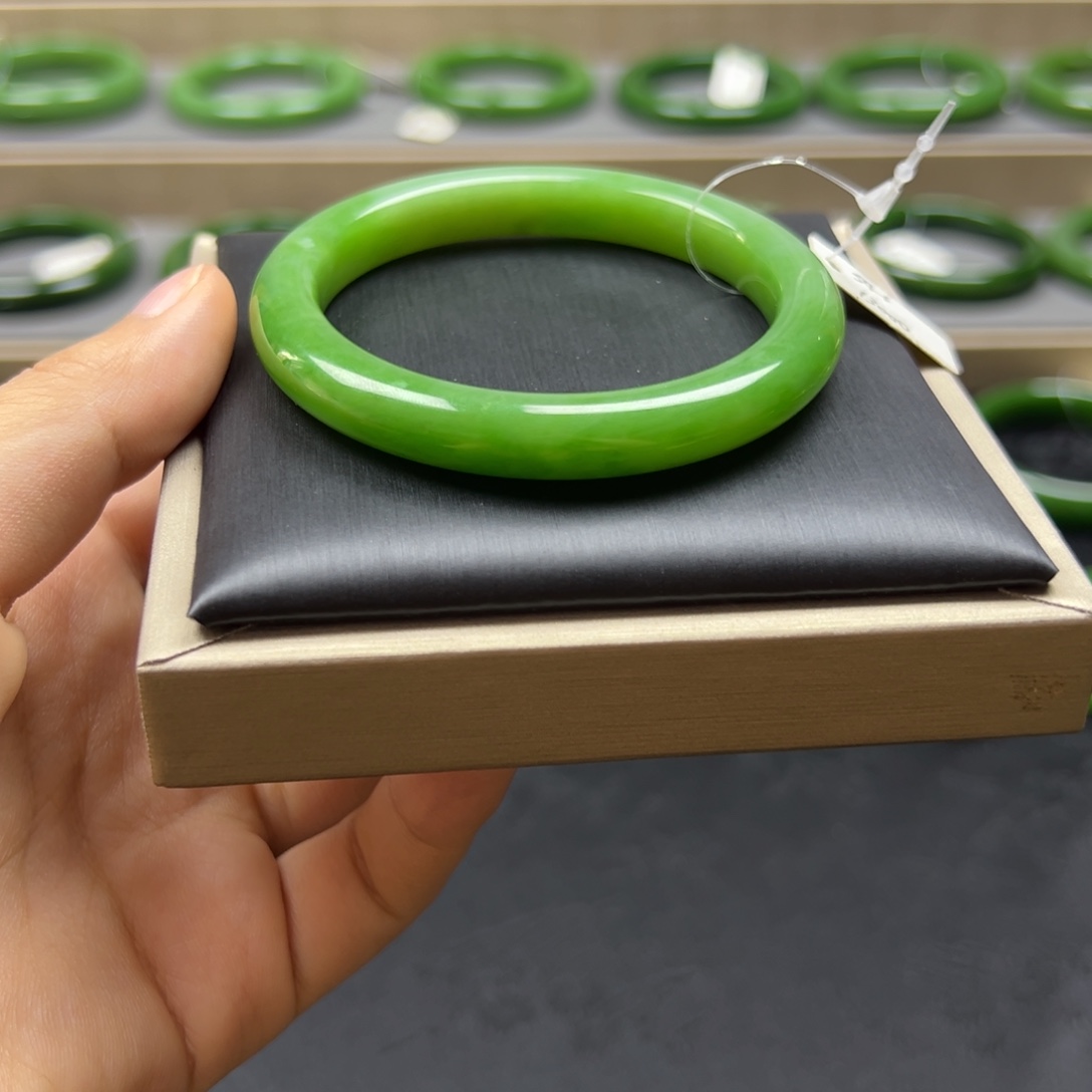 和田玉（碧玉）手镯未镶嵌