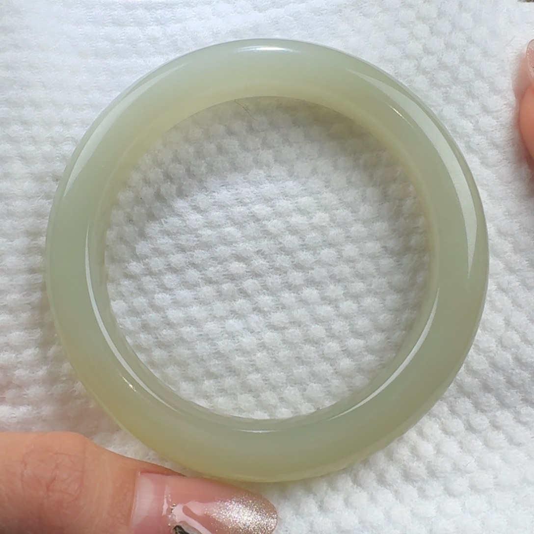 和田玉手镯未镶嵌阿*颖