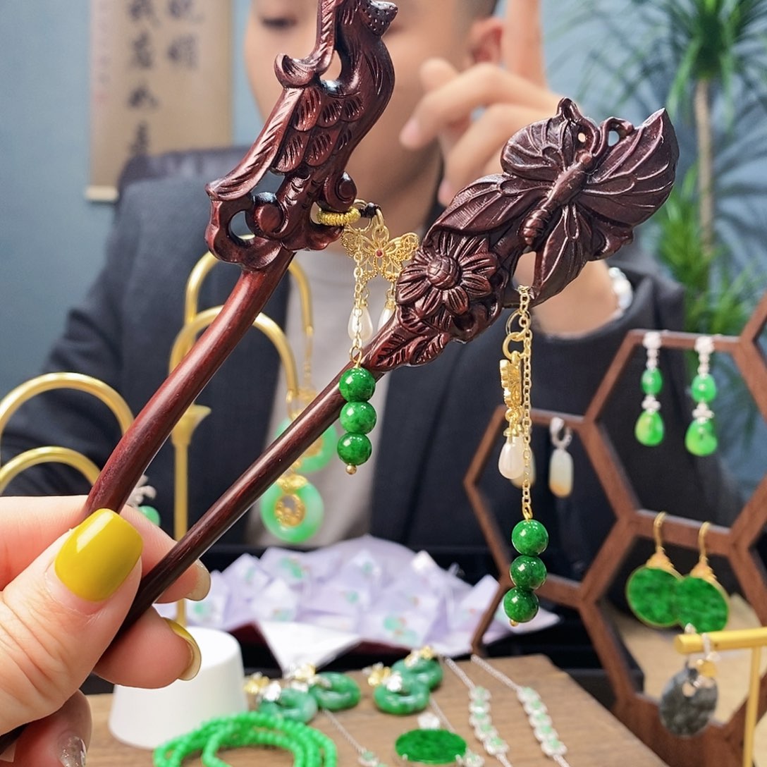 翡翠耳饰未镶嵌发簪