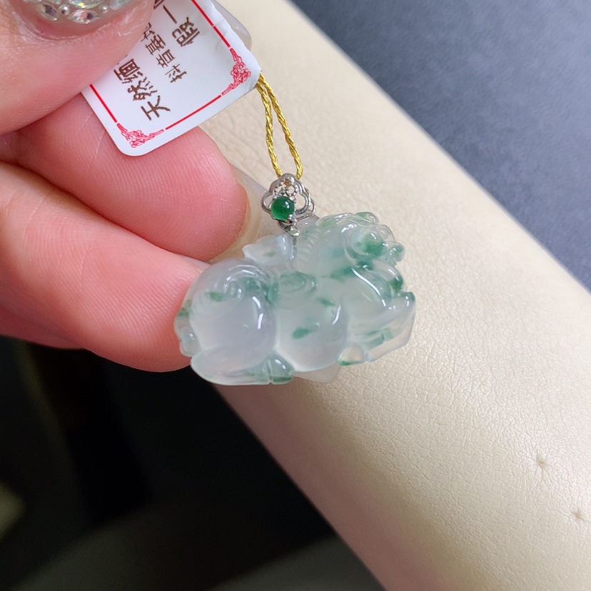 【闪购商品】翡翠颈饰18K金镶嵌唐马