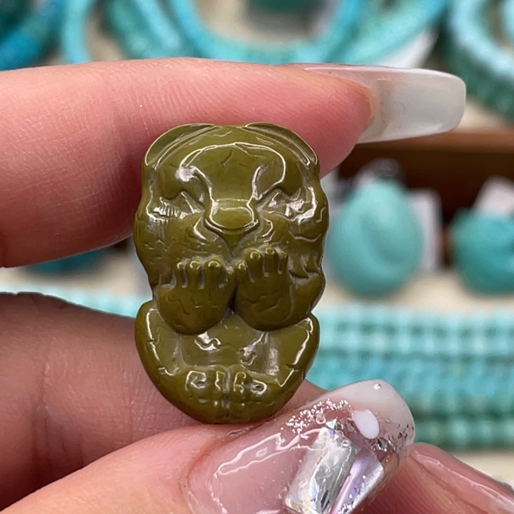 绿松石未镶嵌挂件