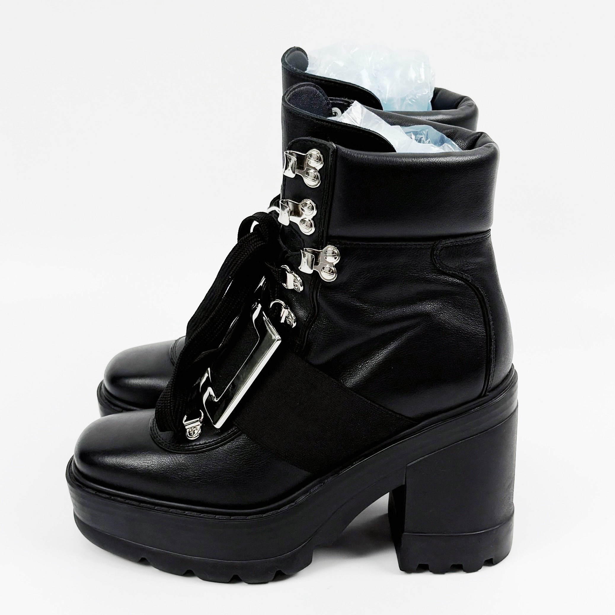 99新 Roger Vivier/罗杰·维威耶 36.5码 RV方扣短靴 95新 lm4044