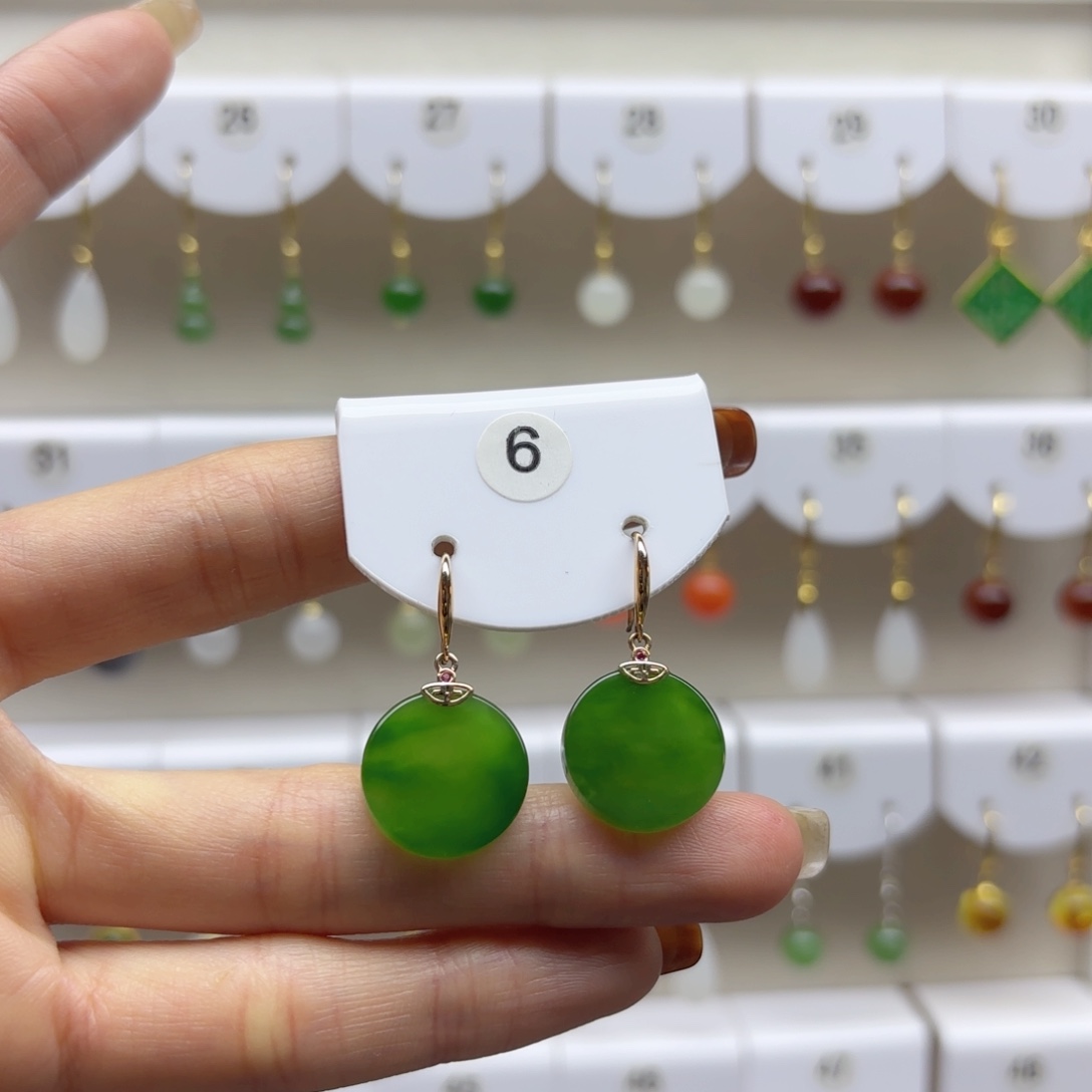 18K金镶嵌和田玉耳饰