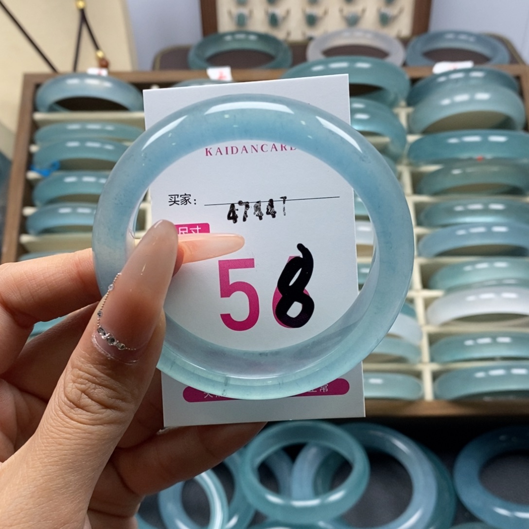 石英质玉未镶嵌手镯