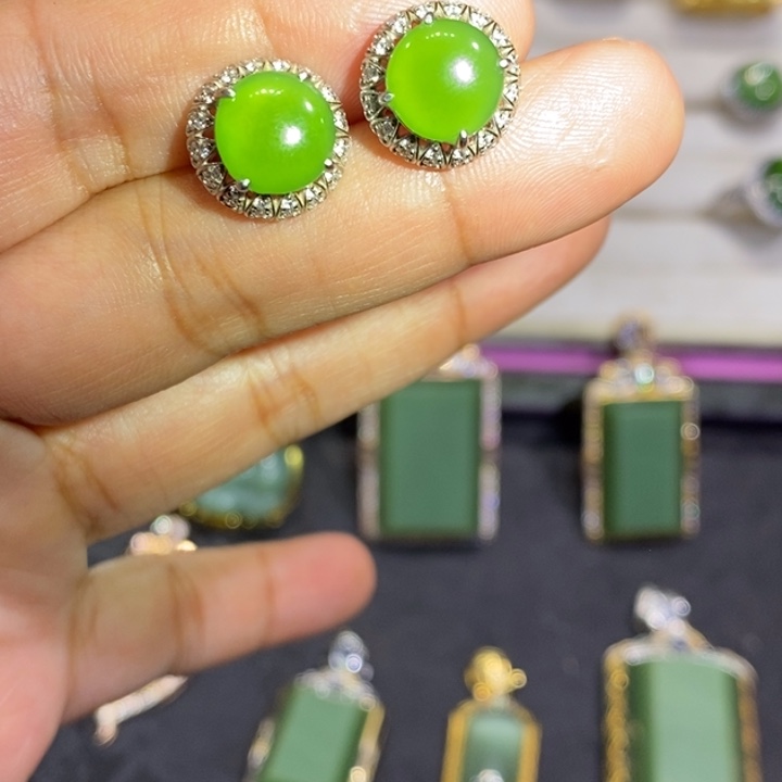 好***情和田玉（碧玉）银S925镶嵌颈饰