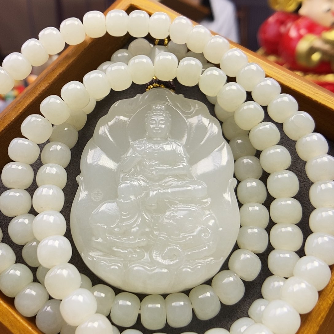 和田玉未镶嵌颈饰001属龙和蛇佩戴普贤菩萨