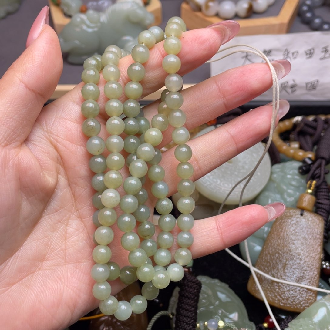 和田玉颈饰未镶嵌