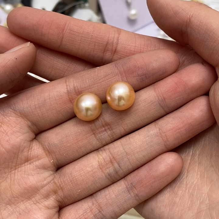 圆****银S925镶嵌香槟色耳钉11.5m淡水珍珠