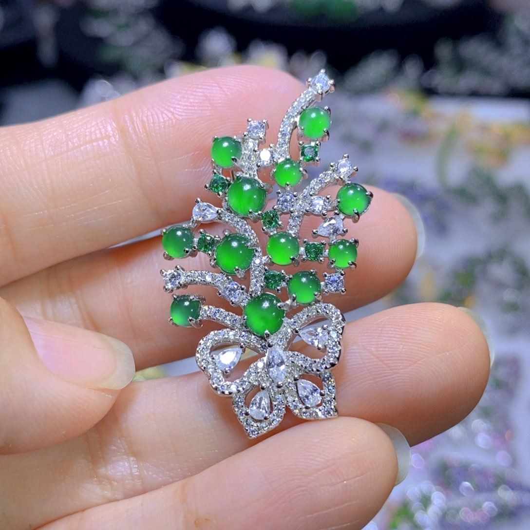 翡翠颈饰银S925镶嵌天然翡翠