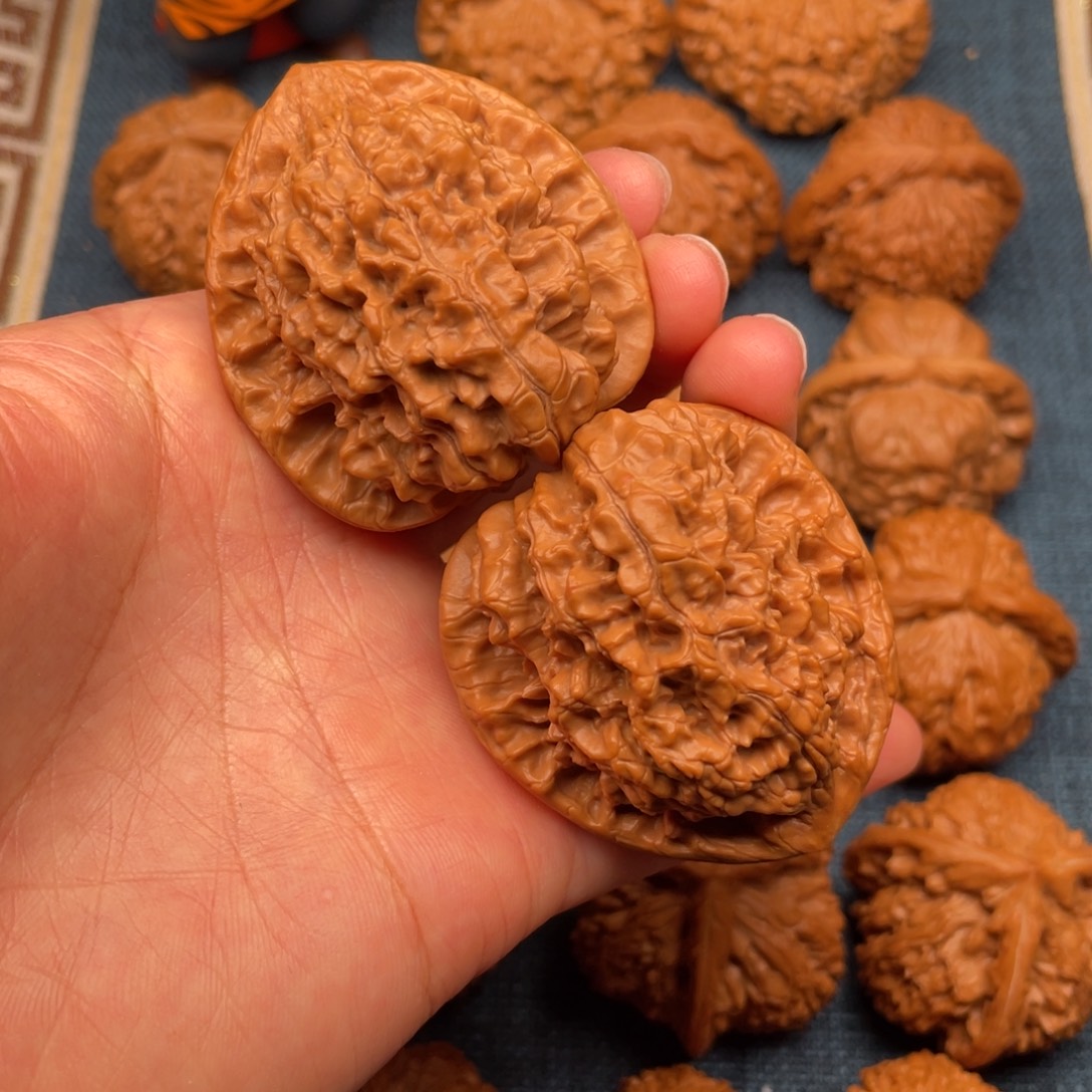 文玩核桃把件45原桩官帽