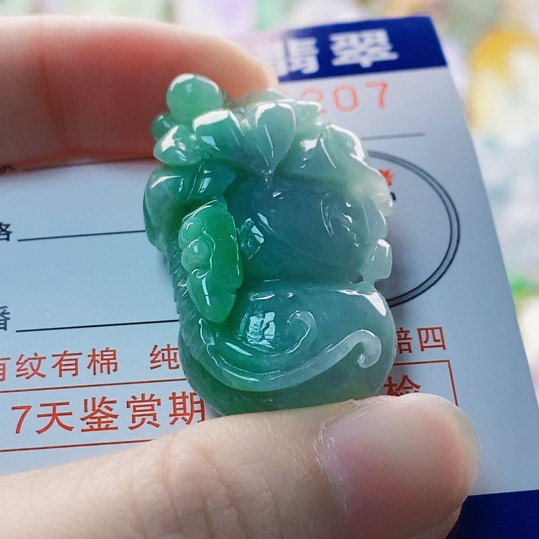 吊坠(不含链)未镶嵌翡翠