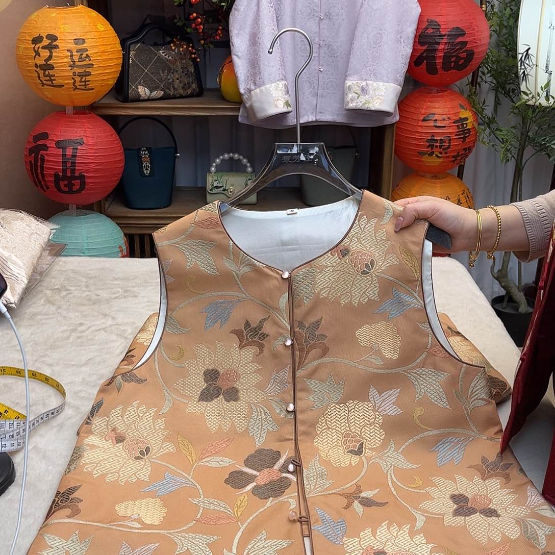 刺绣西阵织马甲成衣胸围102