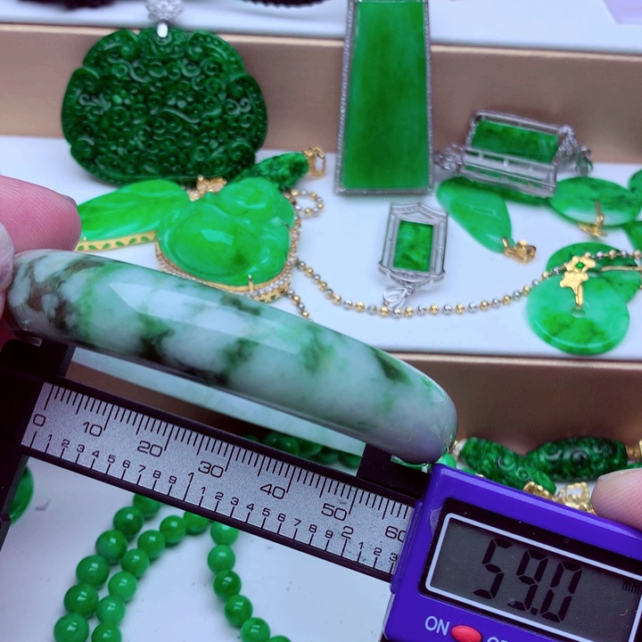 翡翠未镶嵌毛衣链