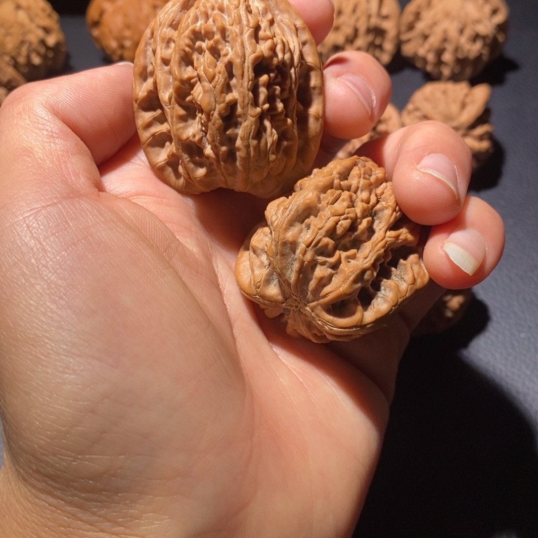 文玩核桃吊坠蜡皮虎