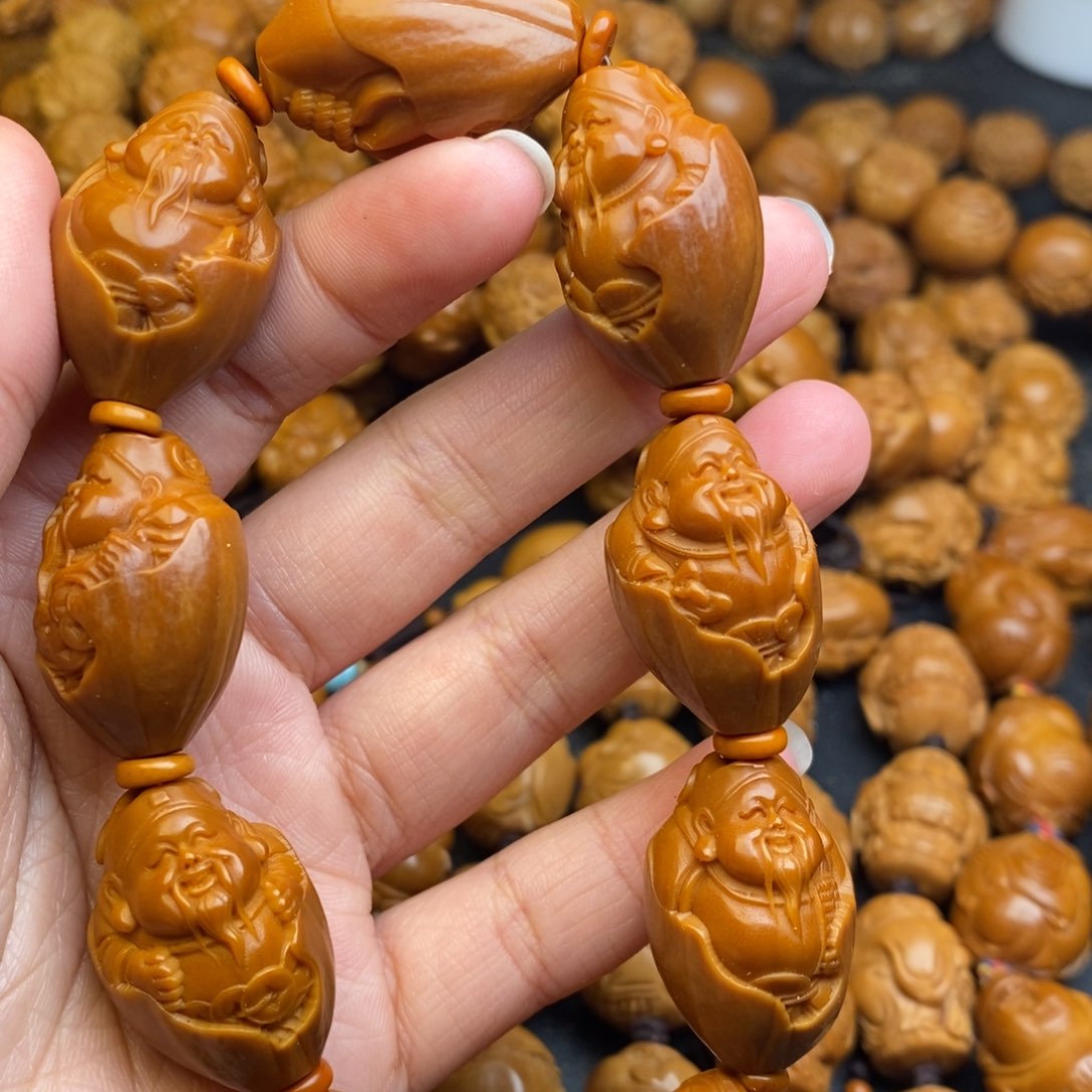 橄榄核吊坠包衣财神1.7+