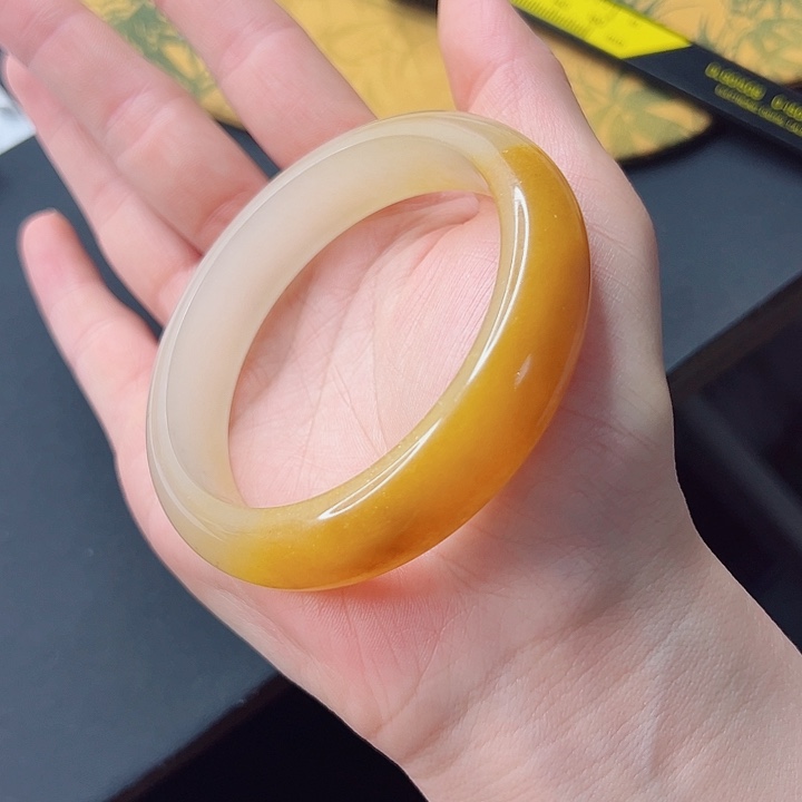 石英质玉手镯未镶嵌婀***姐213/61