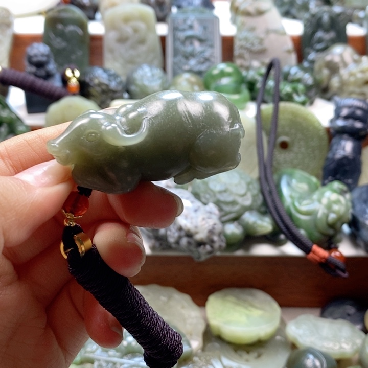 和田玉颈饰未镶嵌