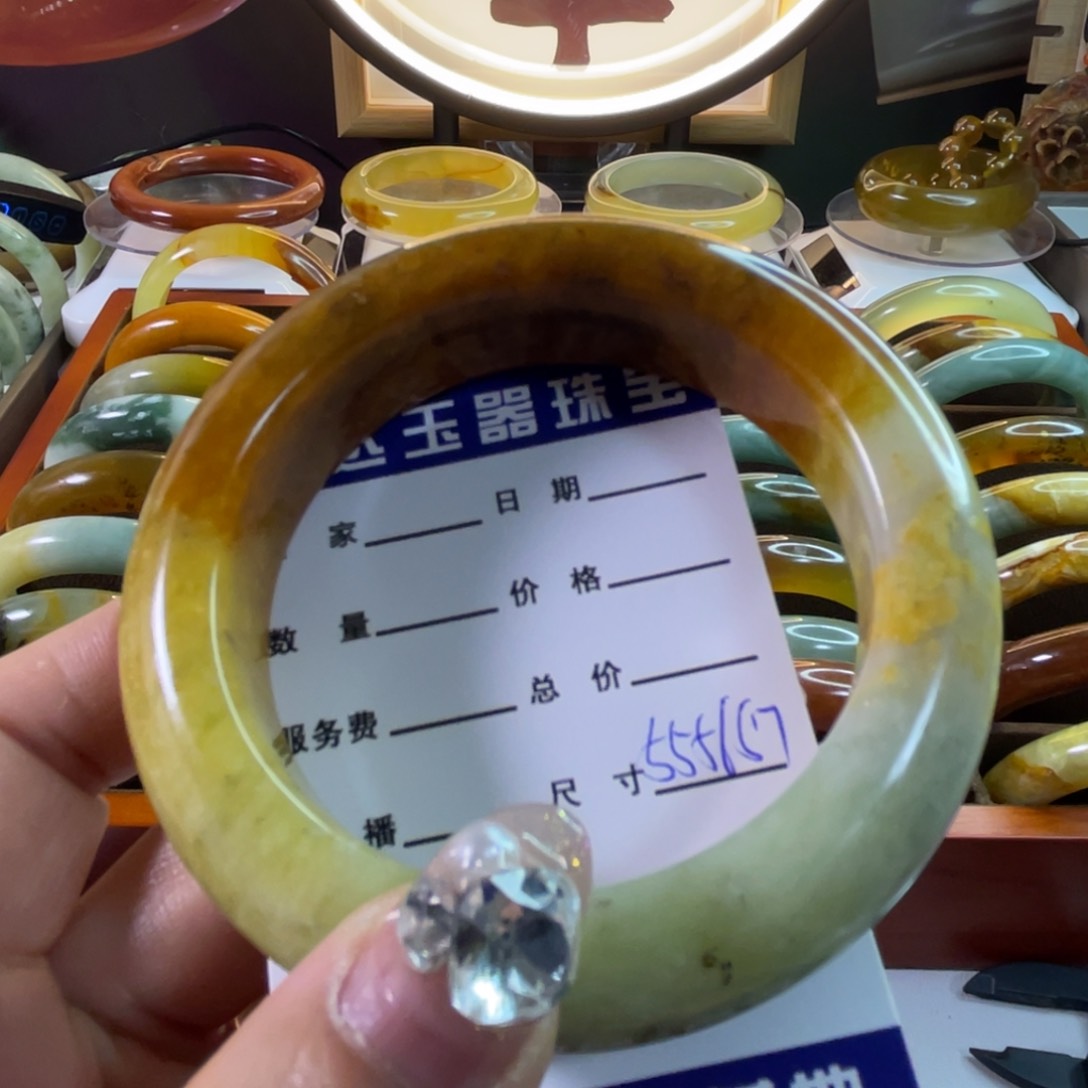 蛇纹石玉手镯未镶嵌