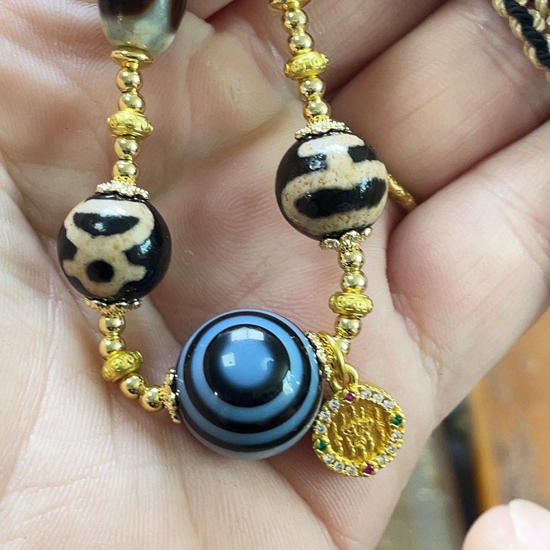 玛瑙/玉髓未镶嵌多样性发一条