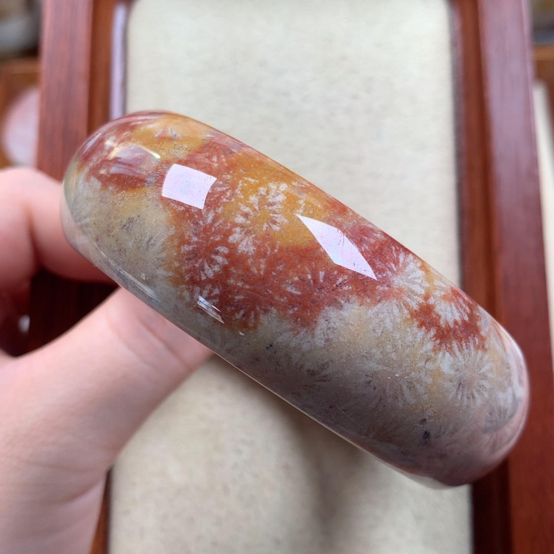 未镶嵌赞比61.1圈600/个。13硅化珊瑚（珊瑚玉）