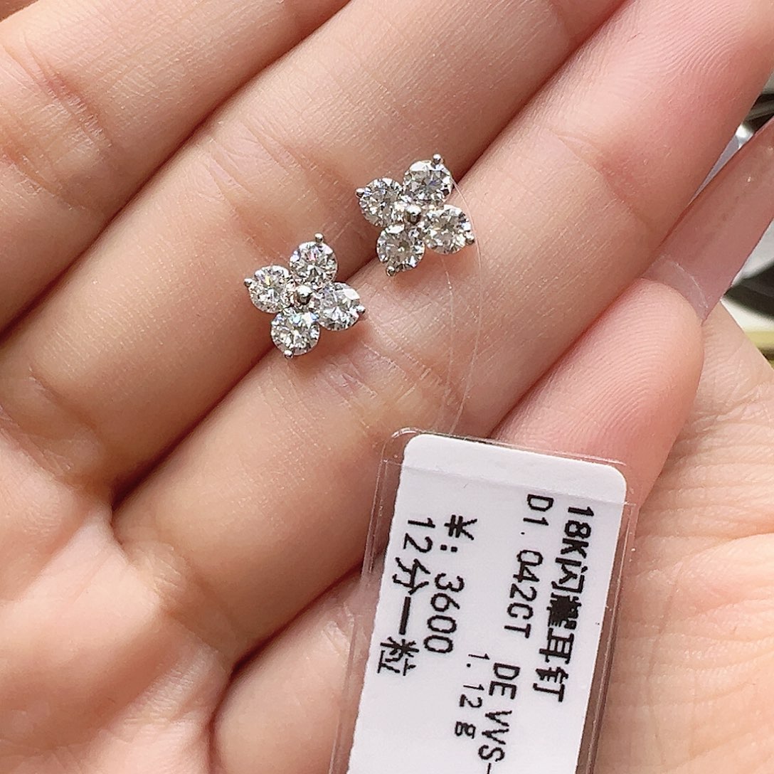 18K金镶嵌实验室培育钻石耳钉1.042ct K白闪耀耳钉