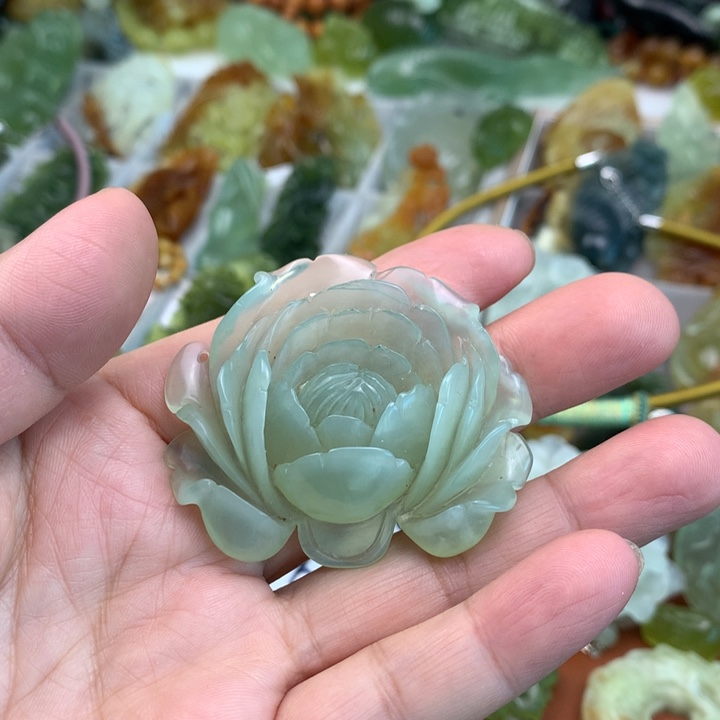 【闪购商品】蛇纹石玉颈饰未镶嵌