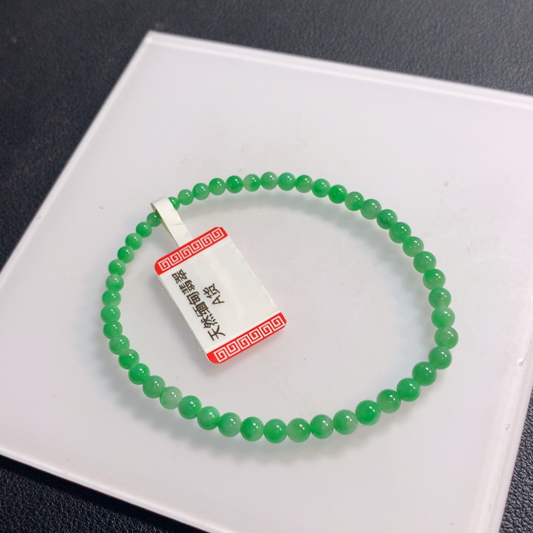 翡翠未镶嵌颈饰手串