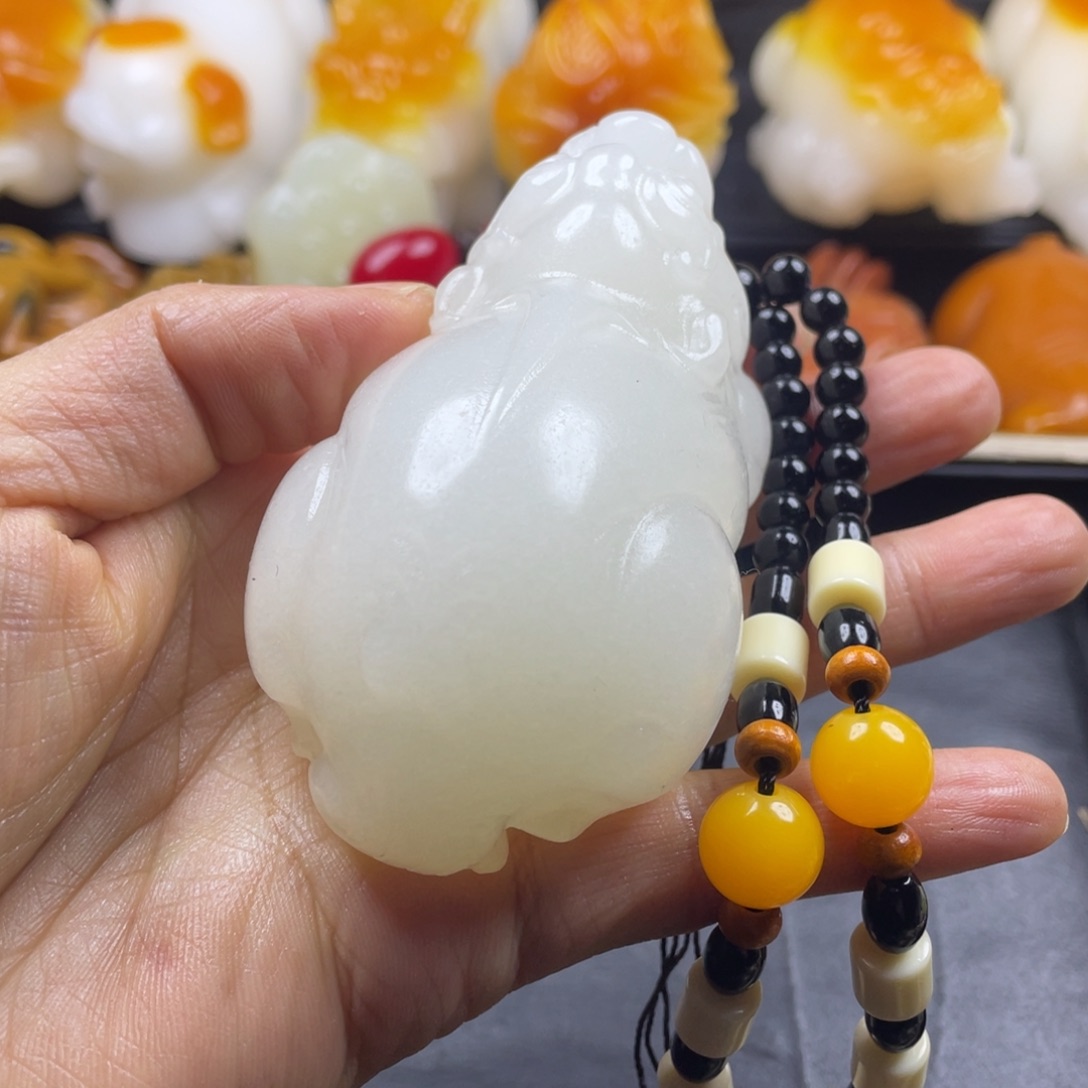 送****花原石雕刻貔貅手把件