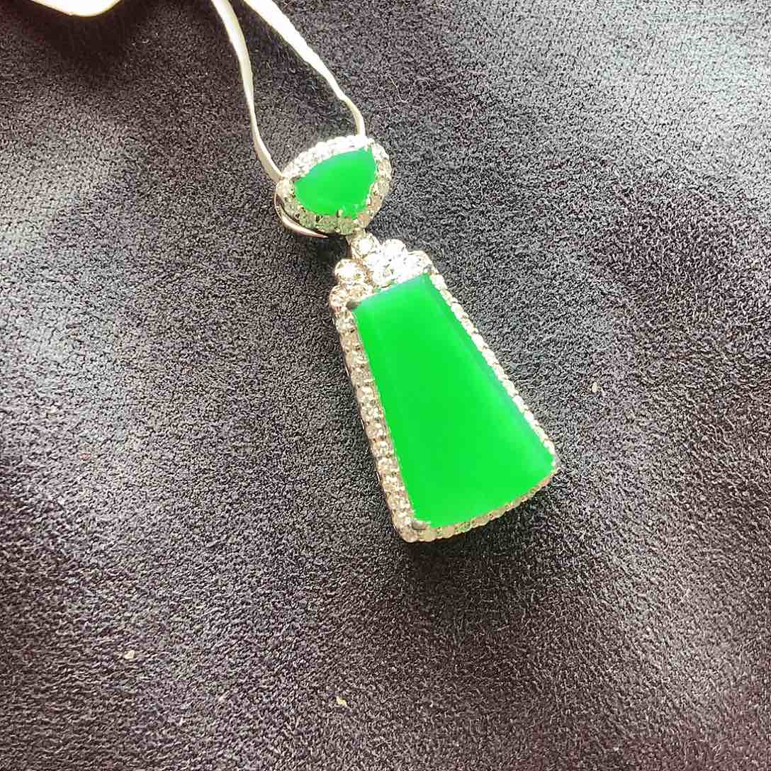 翡翠颈饰18K金镶嵌上新