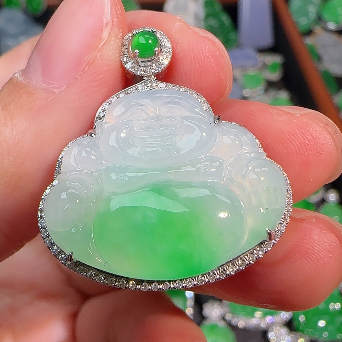 翡翠颈饰18K金镶嵌肚里藏金佛公