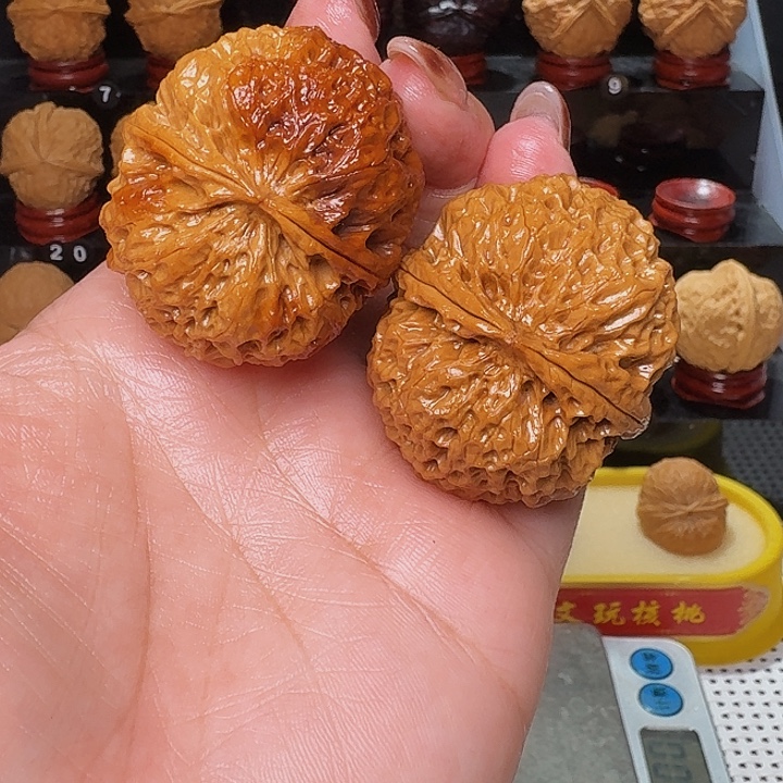 文玩核桃把件臻龙绣球42尺…………94号