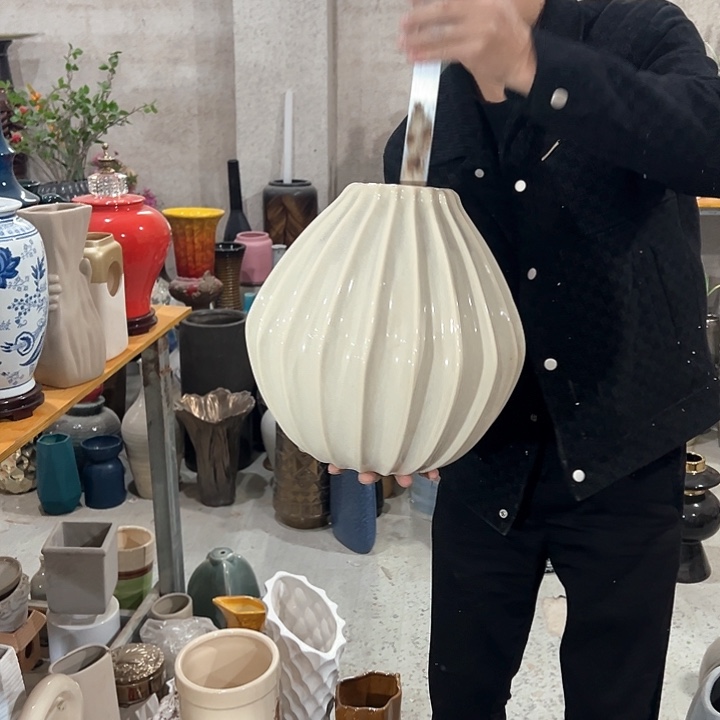 瓶高度30厘米口径9厘米微瑕捡漏针眼