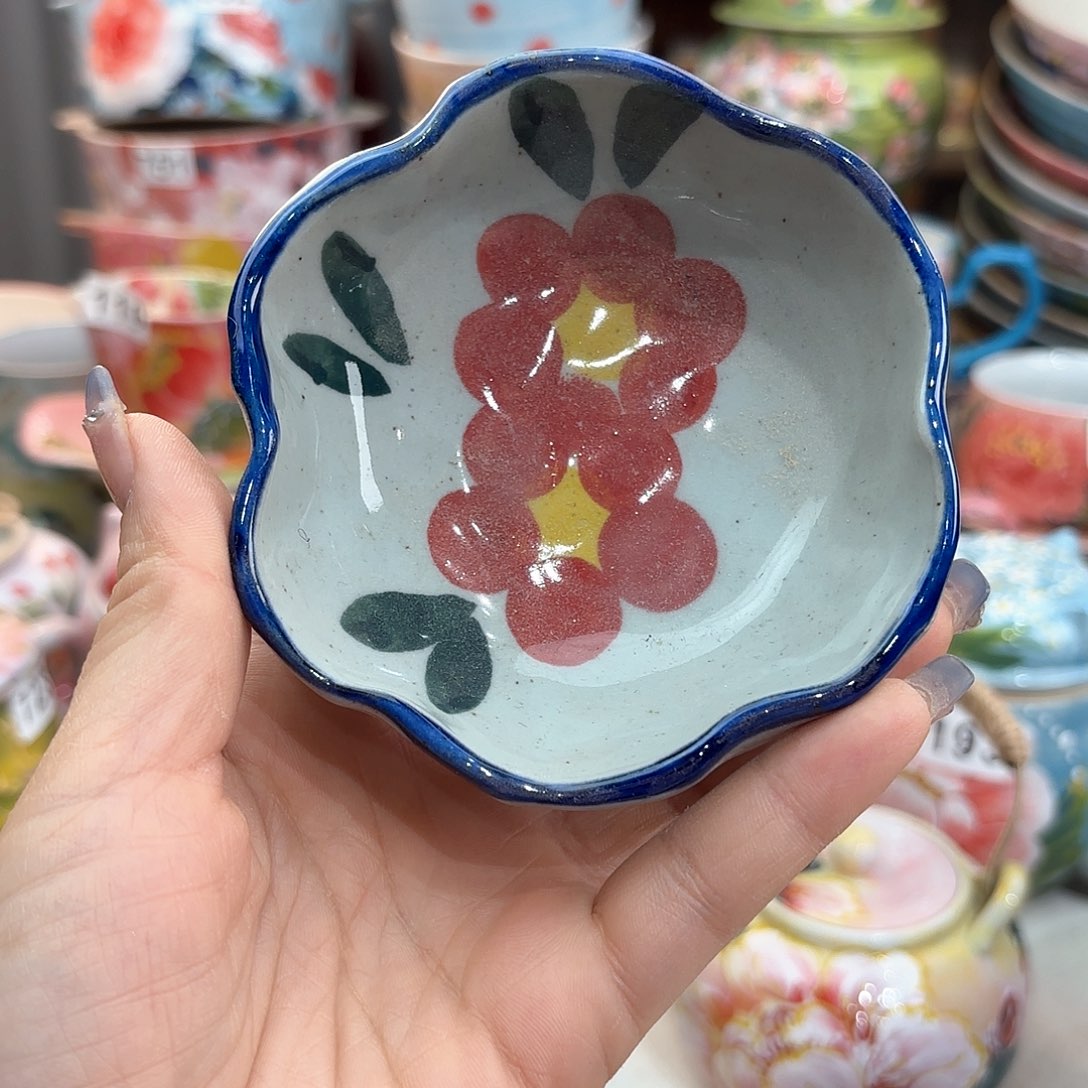 瓷片在这里我们都有很多话需要对我们