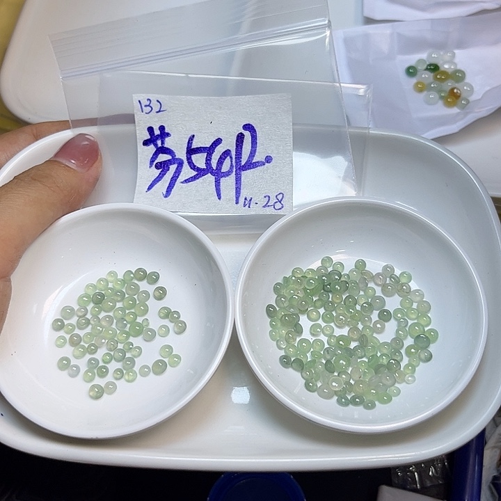 芬****定制翡翠未镶嵌不