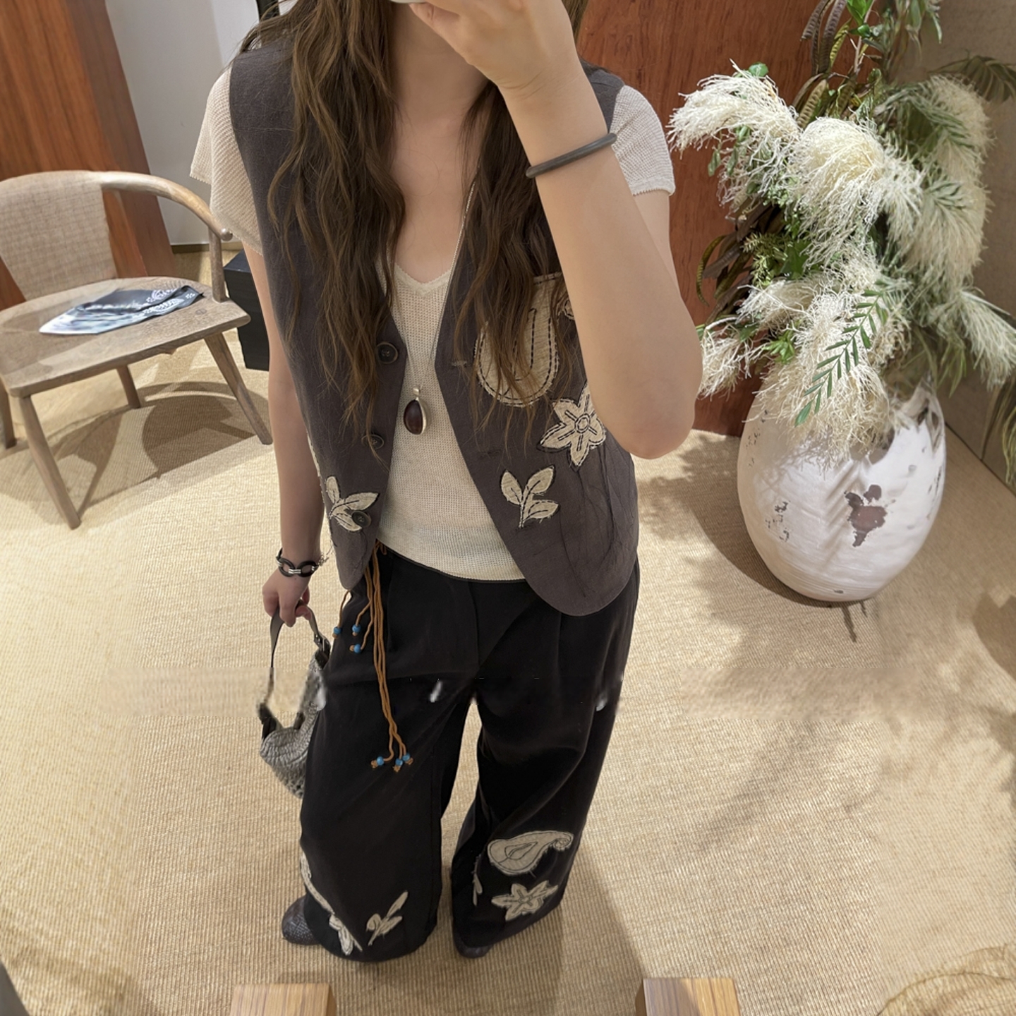 RS麻质贴布绣马甲品牌设计师女款背心V领设计感无袖休闲