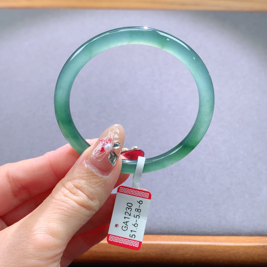 翡翠手镯未镶嵌天然翡翠手镯叮当镯