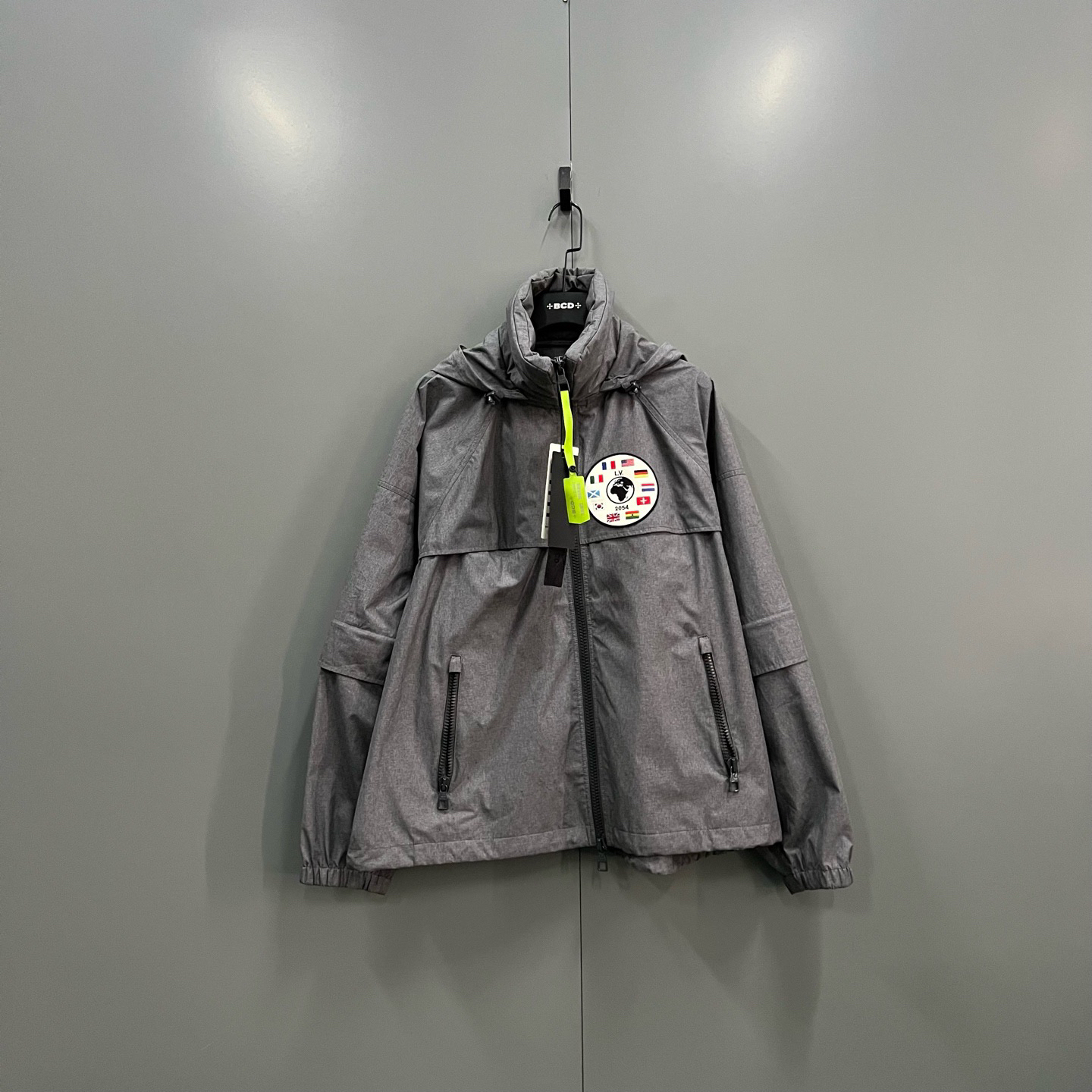 99新 LouisVuitton/路易威登 楠 灰色徽标刺绣连帽外套 3610442