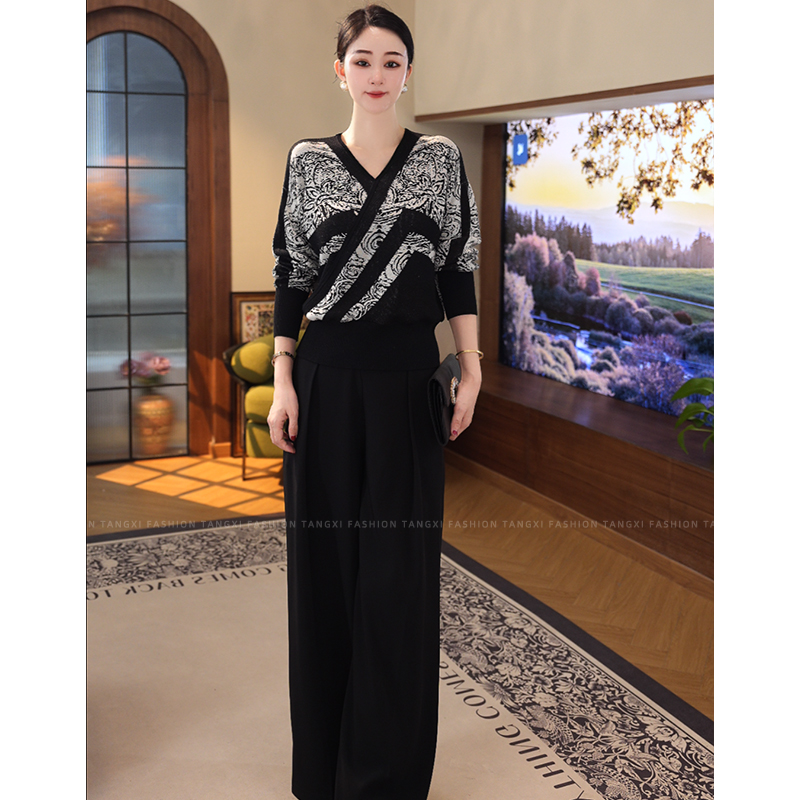 2026秋冬新款【PY-14】含绵羊毛黑白色撞色花卉套头长袖针织毛衣