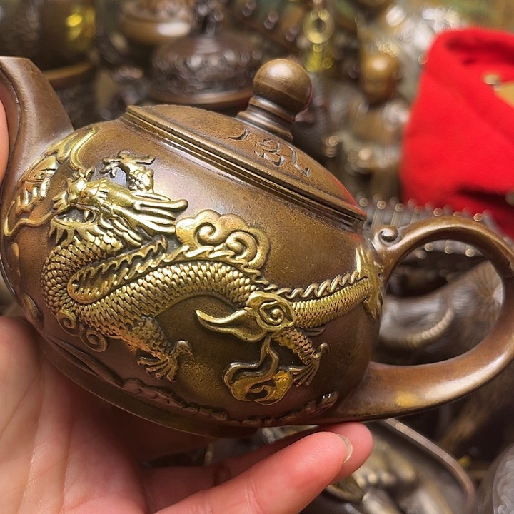 精美铜器批发档口