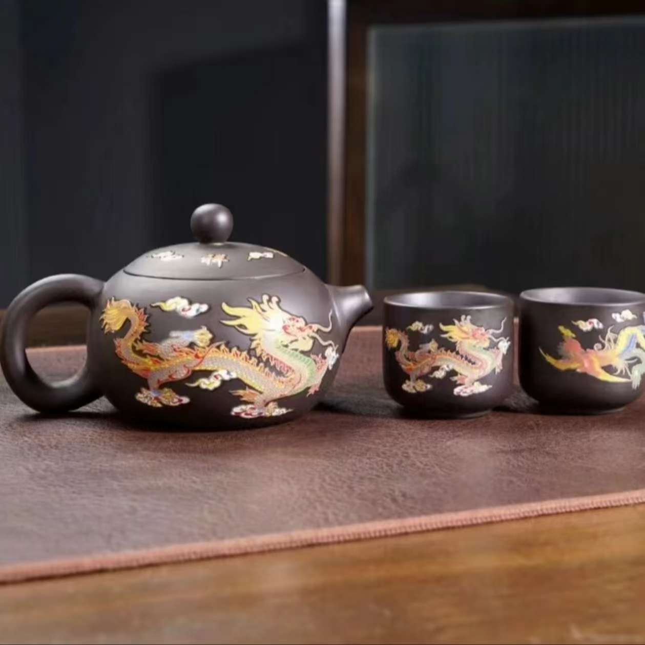 紫砂朱泥龙凤呈祥西施壶一壶带两杯