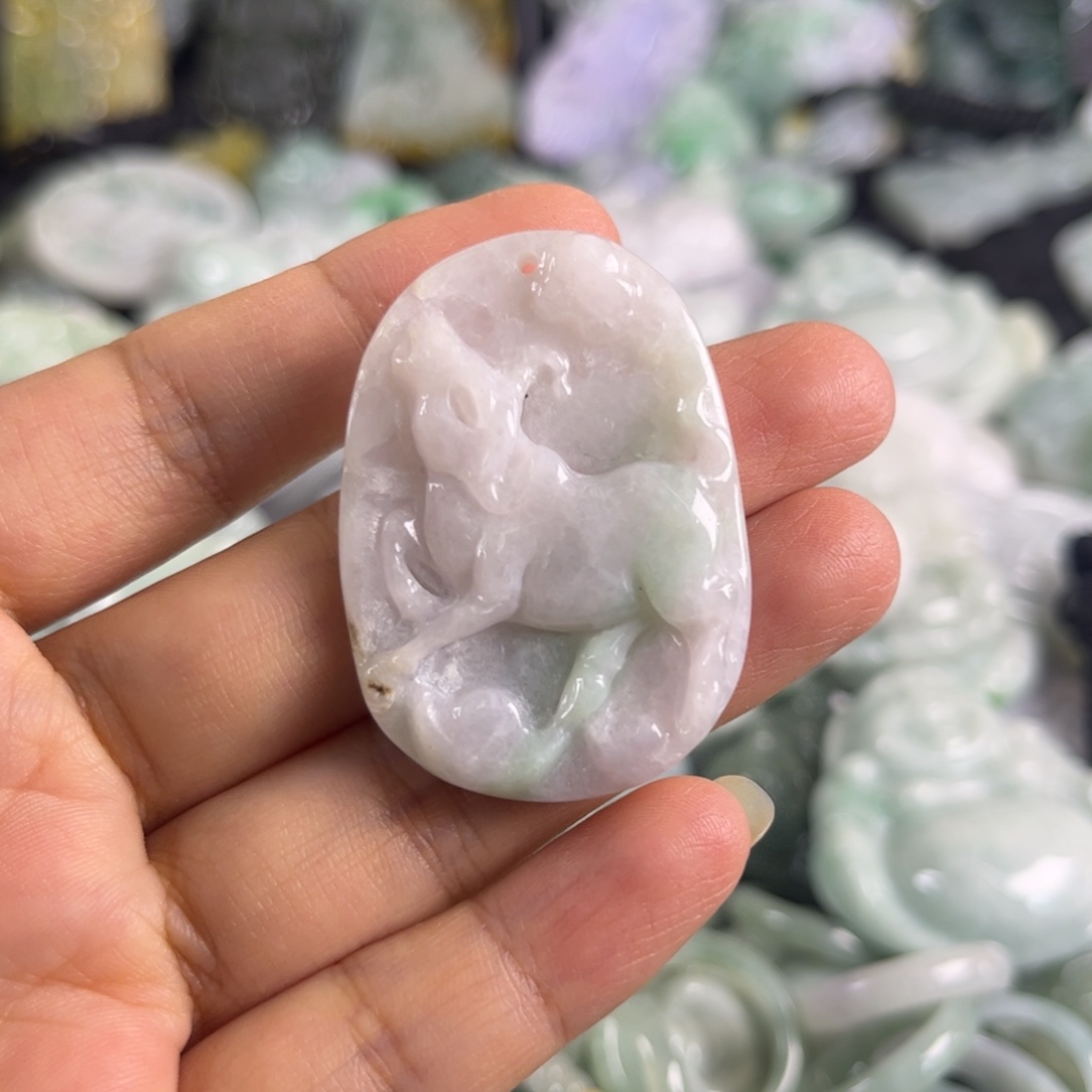 翡翠未镶嵌吊坠(不含链)瑕疵