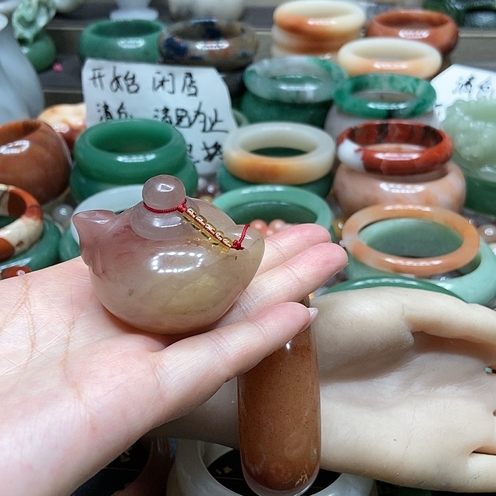 石英质玉手镯未镶嵌