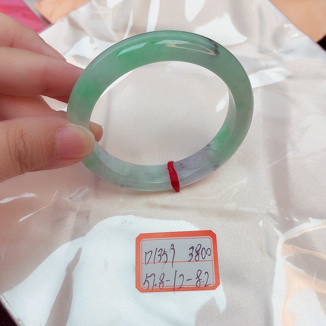 翡翠未镶嵌手镯滴*缅甸翡翠